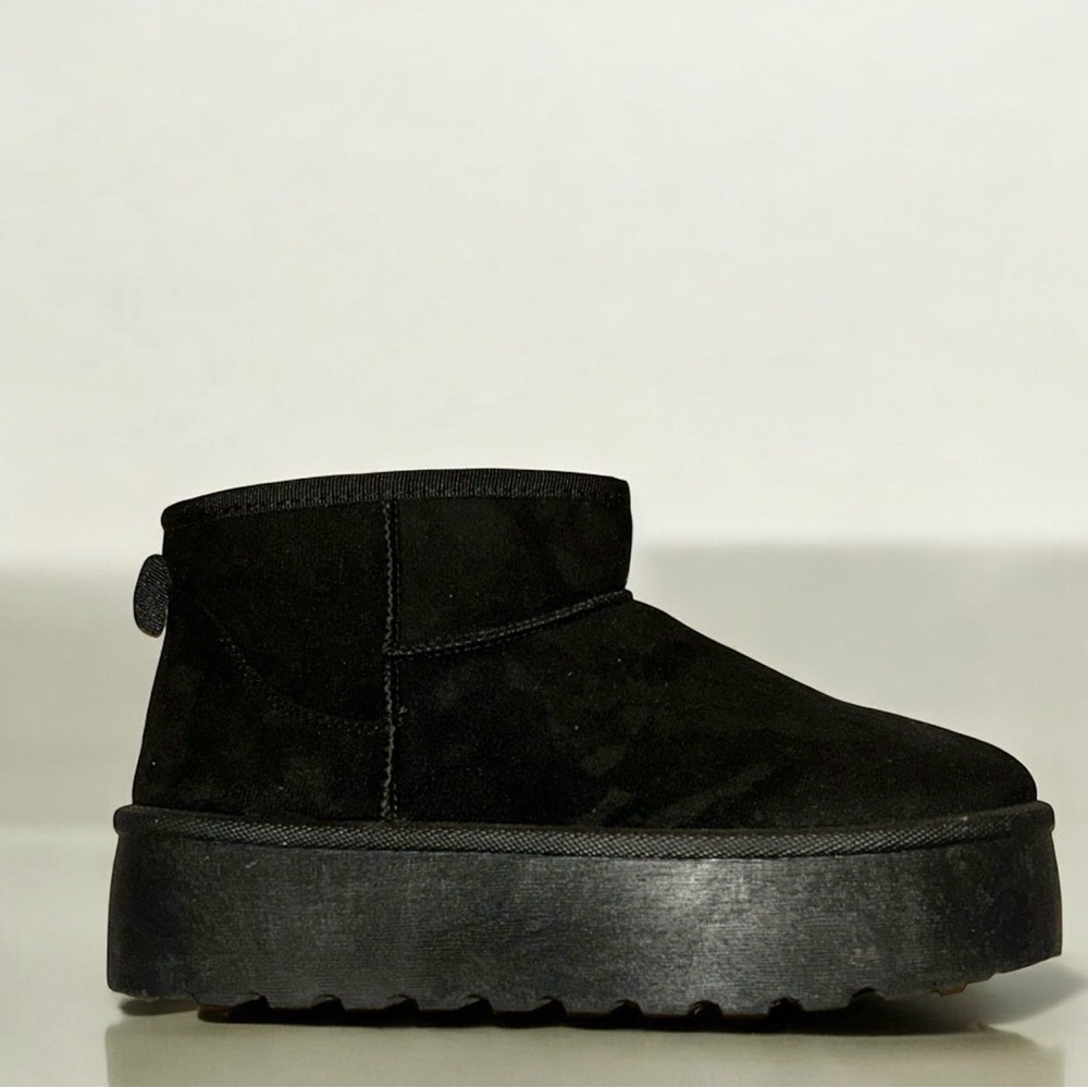 Mudd Black Platform Ankle Faux suede Booties Sz 7.5